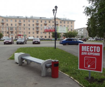 Фотофакт: на железнодорожном вокзале Ижевска оборудовали места для курения