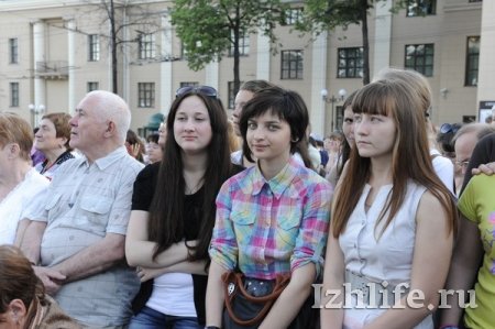 Почти 300 певцов сошлись в большом хоровом соборе в Ижевске