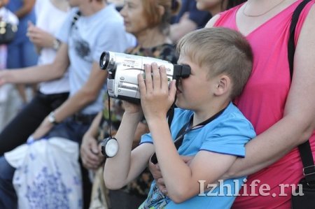 Почти 300 певцов сошлись в большом хоровом соборе в Ижевске