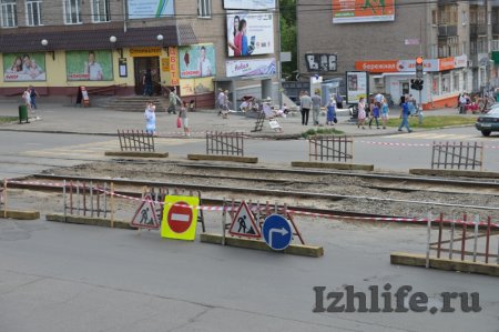 Улицу Красноармейскую в Ижевске перекрыли из-за ремонта трамвайных путей