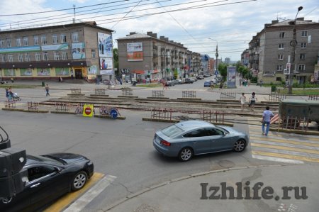 Улицу Красноармейскую в Ижевске перекрыли из-за ремонта трамвайных путей
