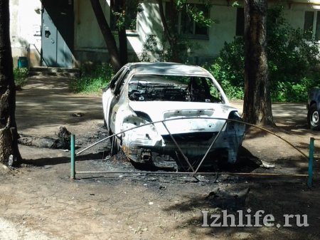Ночью 30 июня в Ижевске сгорел автомобиль