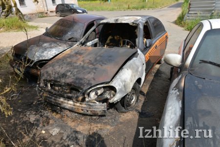 Новая волна автопожаров в Ижевске: за одну ночь сгорело 4 машины