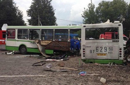 В Подмосковье в аварию попал рейсовый автобус