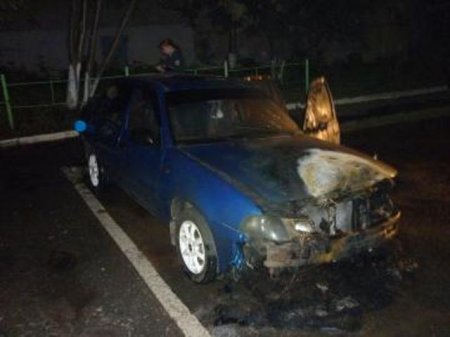 Ночью в Ижевске подожгли автомобиль