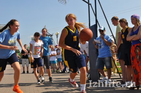 В Ижевске прошли соревнования по уличному баскетболу «Оранжевый мяч»