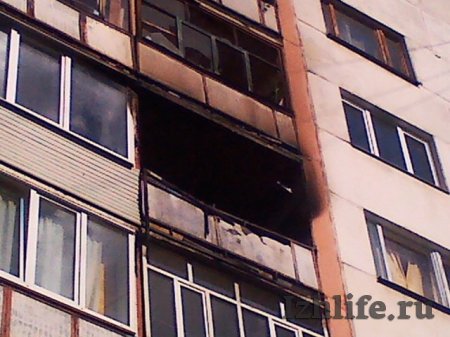 В Ижевске на улице 30 лет Победы горит многоэтажка