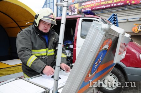 Фотофакт: в ижевском цирке прошли учения пожарных