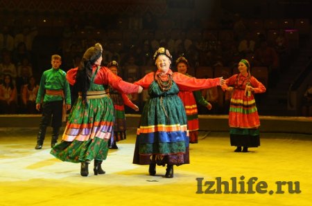 Первый «Бурановский фестиваль» в Удмуртии закрыли песней на нескольких языках