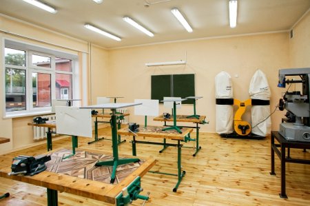 В Сарапуле открыли «самую красивую школу в городе»