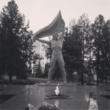 Памятник неизвестному апельсину и наглая маршрутка: о чем этим утром говорят в Ижевске