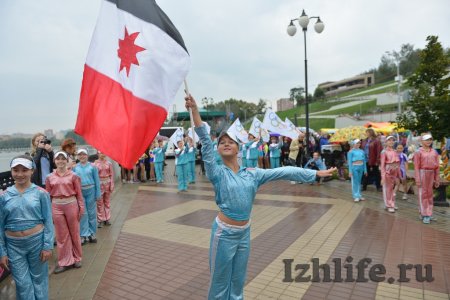 Цветочный фестиваль открылся на набережной Ижевска