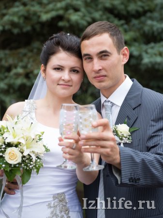 Ижевские молодожены: ЛОР заставлял орать, как сильно я люблю невесту