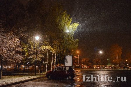 Фотофакт: в Ижевске прошел снег