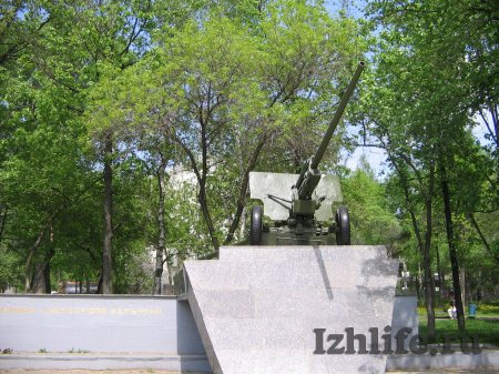 Одному из самых «воинственных» памятников Ижевска исполняется 45 лет