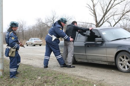 В Удмуртии пьяный лихач пытался удрать от полиции на машине друга