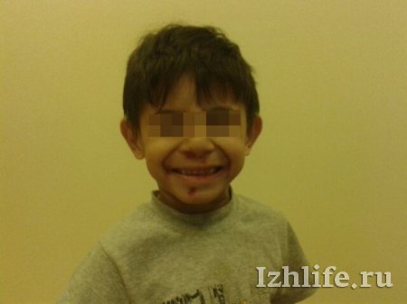 Полураздетый ребенок пришел в один из офисных центров Ижевска в поисках мамы