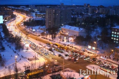 В Ижевске из-за аварии «встала» улица Кирова