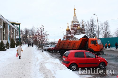 Фотофакт: в Ижевске готовятся к прощанию с Михаилом Калашниковым