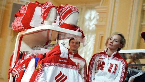 Пальто с натуральным мехом и бархатные пиджаки: в России презентовали форму сборной на Игры-2014  в Сочи