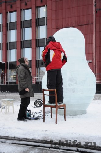 Фотофакт: у Администрации Ижевска появится ледяной автомат Калашникова