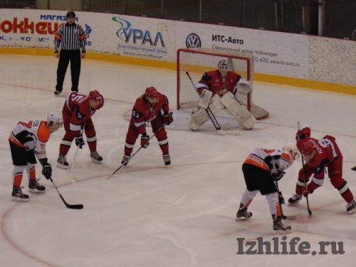 Ижевские хоккеисты одержали волевую победу над ХК «Ермак»