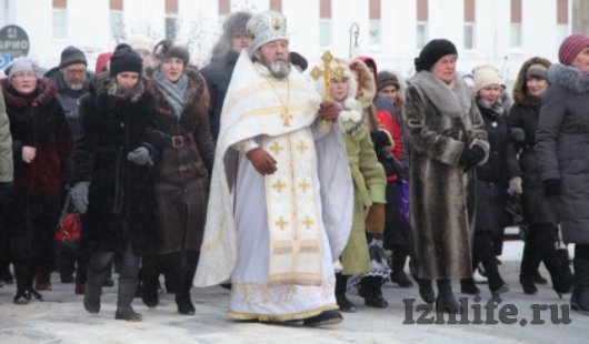 В Праздник Крещения в Ижевске прошли сразу два крестных хода
