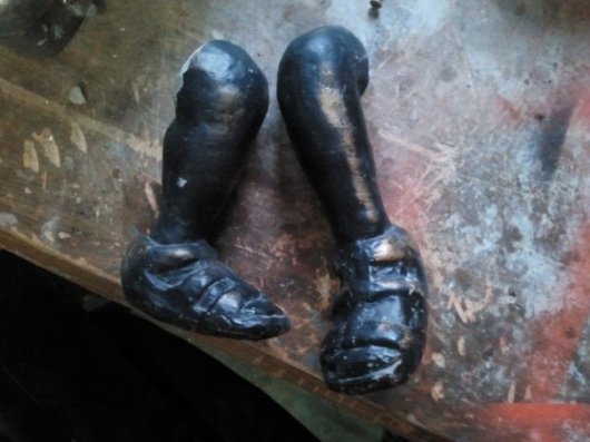 Фотофакт: в Ижевске фигурку Туриста, которой вандалы оторвали ноги, вернут на свое место