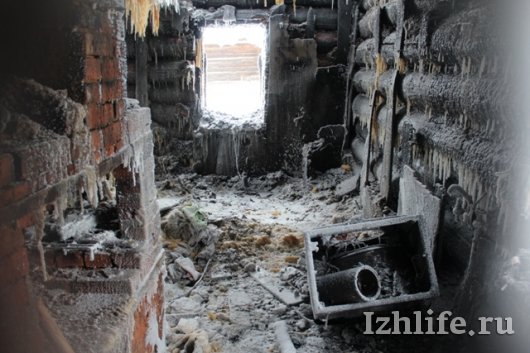 Дядя 4 сгоревших в Удмуртии детей: «Увидел в доме маленькие ножки, и больше ничего не помню»