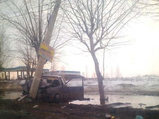 В Ижевске в столб влетела машина из Кировской области