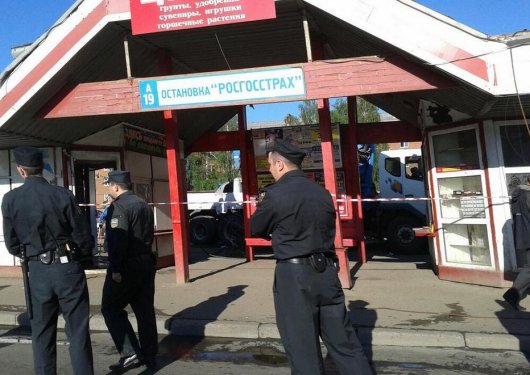 Страсти по курению, «смерть» в трамвае и авто на детской площадке: о чем утром говорят в Ижевске