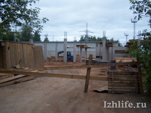 В Ижевске на переулке Северном строят бизнес-центр