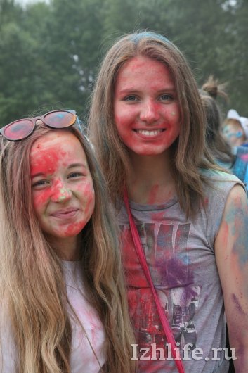 1 августа в Ижевске прошел фестиваль красок «Холи»
