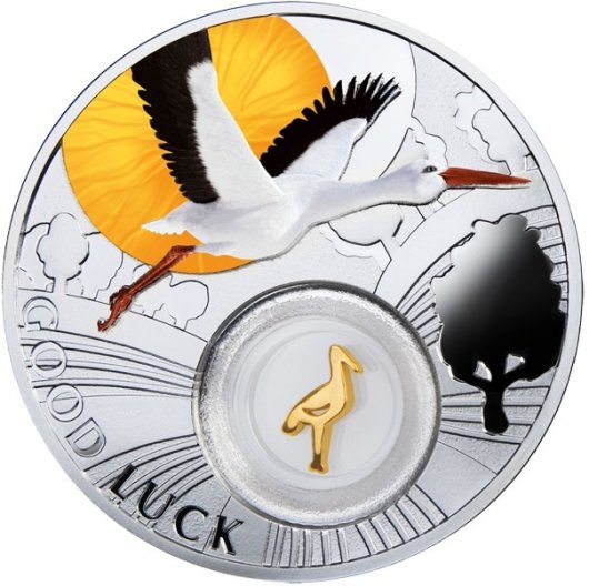 В офисах Татфондбанка появились в продаже серебряные монеты «Аист на удачу»