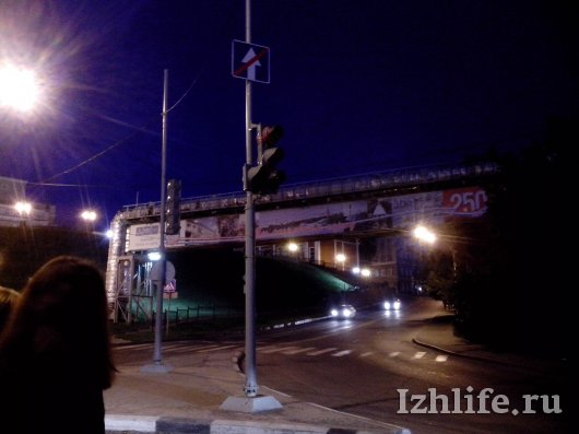 В Ижевске перенесли светофор на проезде Дерябина