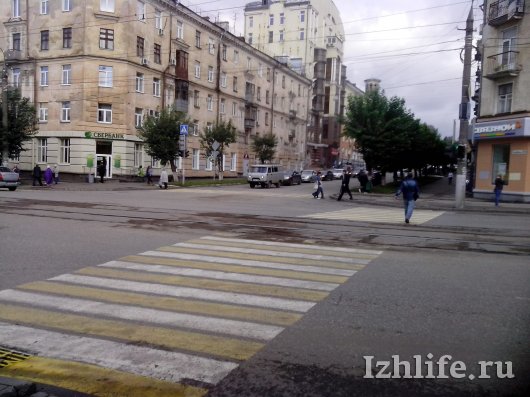 В Ижевске на перекрестке улиц Ленина и Коммунаров не работает светофор