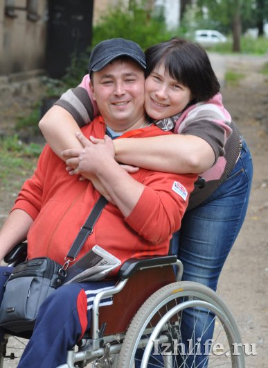 Невыдуманная история любви ижевчан: вышла замуж, несмотря на инвалидную коляску