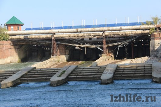 Мост через плотину в Ижевске отстроят заново