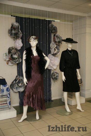 В Ижевске показали антикварных кукол, винтажные чулочки и шляпки