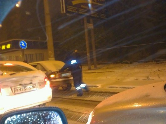 Первый день «жестянщика» в Ижевске: следим за ситуацией на дорогах