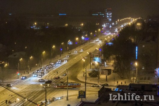 Первый день «жестянщика» в Ижевске: следим за ситуацией на дорогах