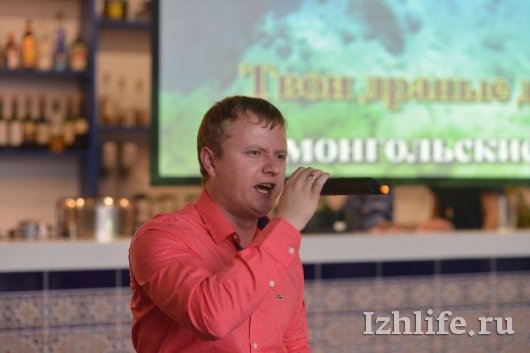 Дружеская атмосфера и знакомые хиты: в Ижевске состоялась караоке-битва «НАШЕго Радио»