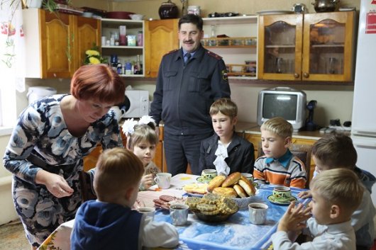 В семье Николая Созонтова, полицейского из Удмуртии, воспитывается 12 детей