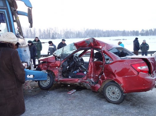 На трассе Ижевск - Воткинск в аварии с автобусом погибли два человека