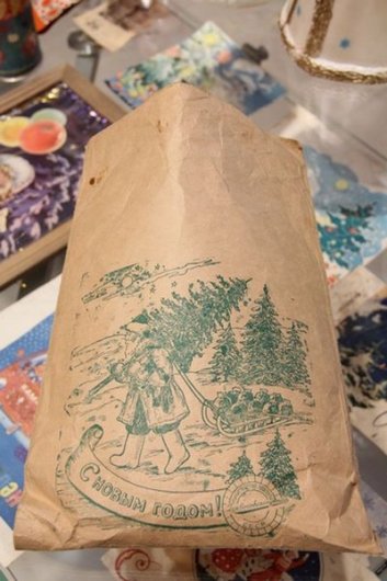 Пакеты с подарками и елка в «Ледовом»: воспоминания ижевчан о Новом годе