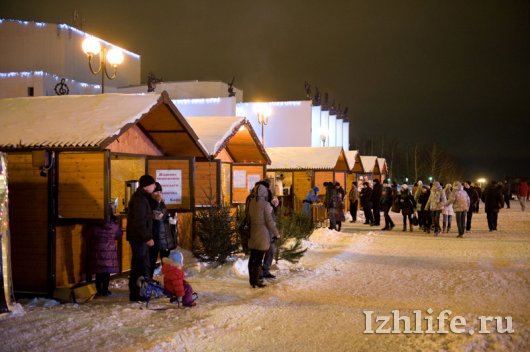 Куда сходить на новогоднее представление и где сделать сувенир в подарок в Ижевске?