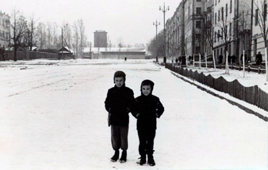 Лыжи, коньки, горки и другие зимние развлечения жителей советского Ижевска