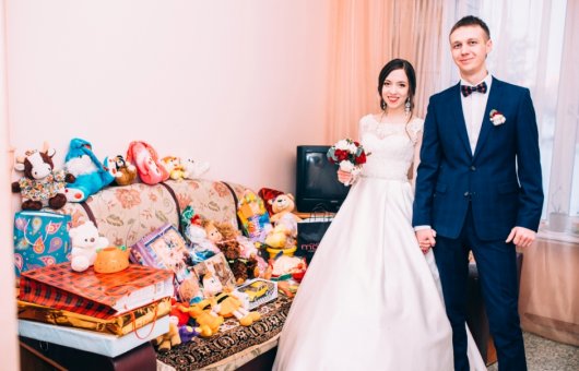 Ижевские молодожены: На свадьбу подарили игрушки, которые потом отвезли в детский дом