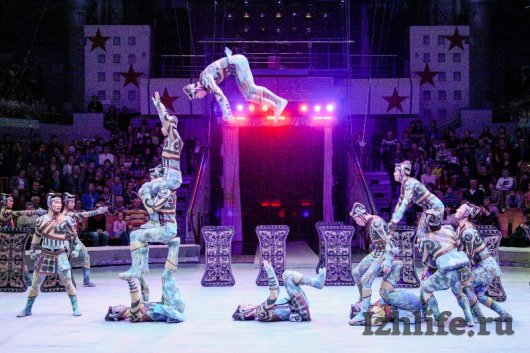 Корейские гимнасты на цирковом фестивале в Ижевске выполнили смертельно опасный трюк с третьей попытки