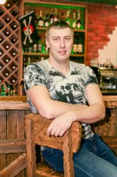 Хоккейный судья и ресторатор Сергей Смагин: открыл караоке-паб, но на лед тянет даже по ночам